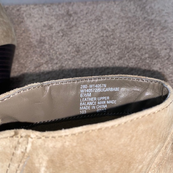 High Heel Boots - Picture 4 of 4